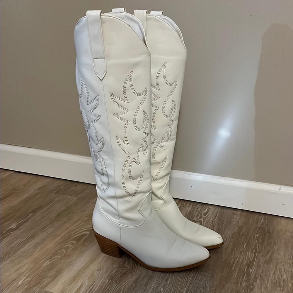 White cowgirl boots